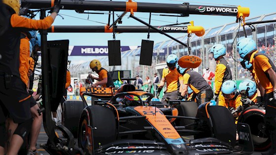 F1-McLaren team working in pit stop