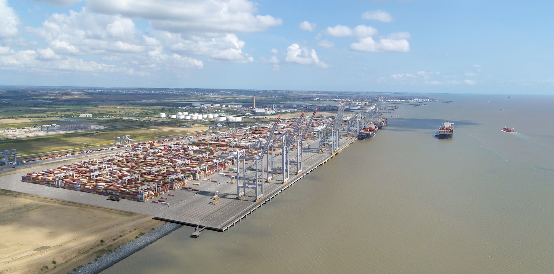 CGI of Berth Four at London Gateway
